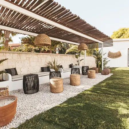 Artotel Ξενοδοχείο *